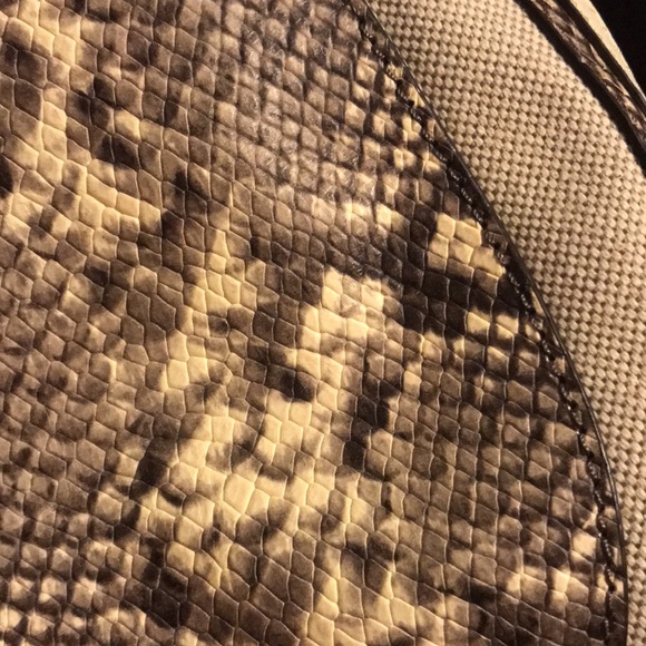 MK shoulder/crossbody 🐍 - Picture 12 of 16